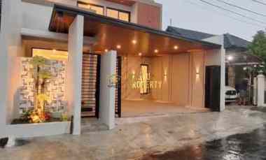 Rumah Modern, 2 Lantai, dekat ke Exit Tol Purwomartani