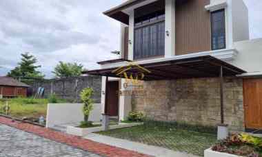Rumah Modern 2 Lantai di Sleman dekat Jalan Magelang
