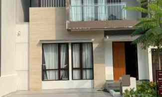 Rumah Modern di Tengah Kota Mandiri Sentul City
