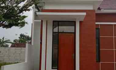 Rumah Modern Lokasi dekat Pasar Pakis Malang