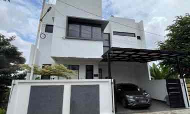 Rumah Modern Minimalis 3 Lantai Rooftop hanya 2.6 M