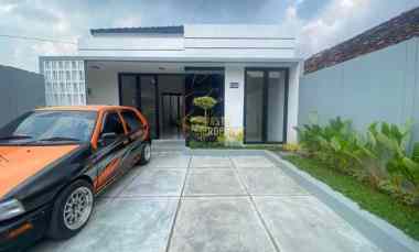 Rumah Modern, Siap Huni, dekat Polres Sleman