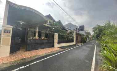 Rumah Modern Strategis di Sulfat