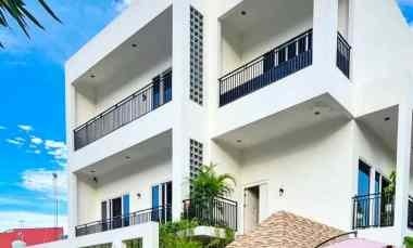Rumah Modern Tropis 3 Lantai Hook di Jatibening Bekasi