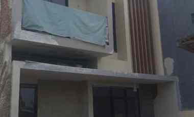 Rumah Murah 2 Lantai di Pusat Tangerang Selatan dekat Stasiun