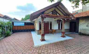 Rumah Besar dan Tanah 542 m2 Jual Murah Pinggir Jalan Utama