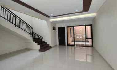 Rumah Dijual di Jln. Manyar Tirtoyoso