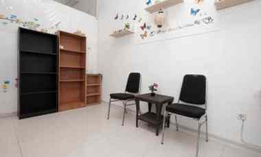 Rumah Nirwana Executive Bekas Kantor Row 2 Mobil