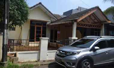 Rumah Nyaman Lingkungan Asri dekat Pintu Tol Bsd