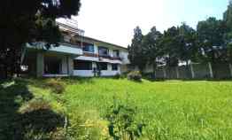 Menarik Rumah Taman Luas Sayap Setiabudi Bandung Utara