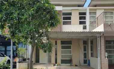 rumah pakuwon city strategis furnish