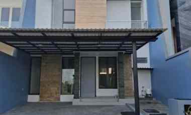 Rumah Palm Beach Pakuwon City - Fully Furnished 2 Lantai