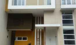 Rumah 2 Lantai Siap Huni dalam Town House Jakarta Selatan