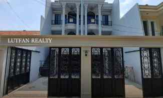Rumah Pejaten 3 Lantai dekat Pejaten Village