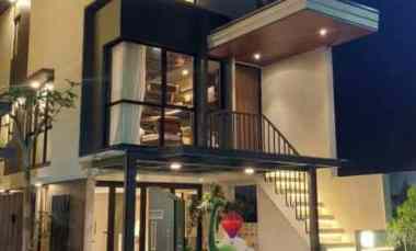 Rumah 3 Lantai Pertama di Lippo Cikarang