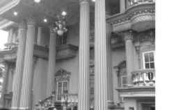 Rumah Mewah Kolam Renang Pribadi Mini Golf Citra Gran Cibubur