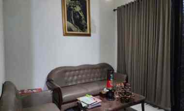 Rumah Ploso Timur Row 2 Mobil Longgar