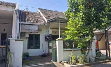 Rumah Pojok di Perumahan Muktisari, Jember