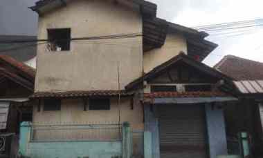 Rumah Dijual di Pojok Tengah