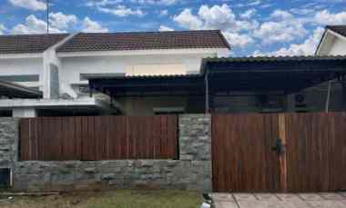 rumah puri surya jaya valencia one gate system furnish