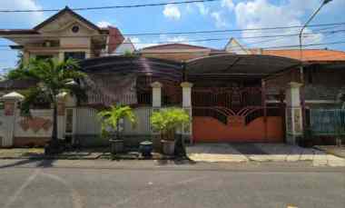 Rumah Putro Agung Strategis Row Jalan Besar