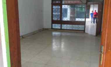 Rumah Rangkah, Strategis Hadap Barat