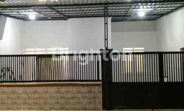 Rumah Rungkut Asri SHM 2 Lantai Hadap Barat