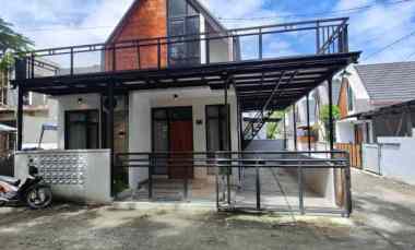 Rumah Scandinavian dengan Balkon Desain Elegan Nyaman