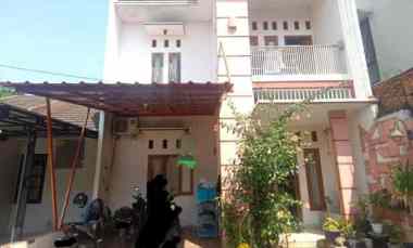 Rumah Second Cantik Semi Furnished Cilodong