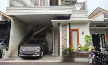 Rumah Second dalam Cluster di Ciracas Jaktim