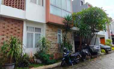 rumah second terawat dalam cluster di kalisari jaktim