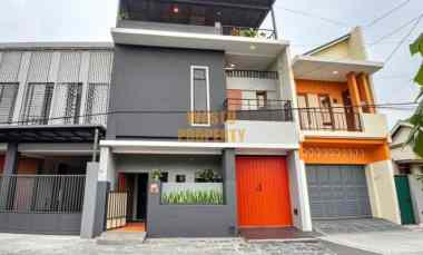Rumah Second Terawat, hanya 2 menit dari Ringroad Utara
