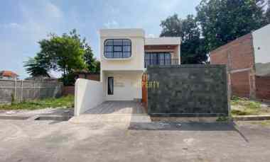 Rumah Semi Villa di Maguwoharjo Sleman Shm