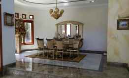 Rumah Kolam Renang Setraduta dekat Pasteur Setrasari Sutami Bandung