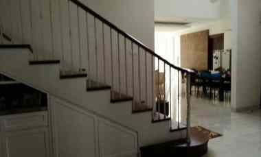 Rumah Dijual di setrasari setramurni