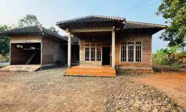 rumah siap huni 1865m bonus pohon durian karanganyar