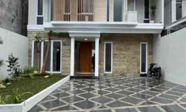 Rumah Siap Huni 2 Lantai di Palagan km 7 dekat Hyatt