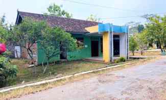 Rumah Siap Huni Bonus Kebun Buah Karanganyar