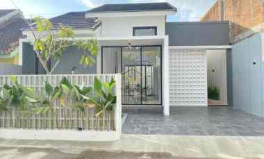 Rumah Siap Huni, dekat Jalan Godean km 7 di Sidomoyo