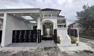 Rumah Siap Huni dengan Desain American Classic