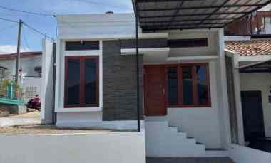 Rumah Siap Huni Sebelah Manglayang Regency