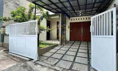 Rumah Siap Huni Tanah Luas 4 menit ke Kampus Ukrim