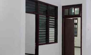 Rumah Simokerto Baru Renov, Siap Huni, Luas 200 Lebih