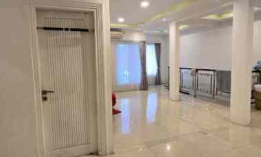 Rumah Simpang Darmo Permai, Siap Huni, Full Furnish