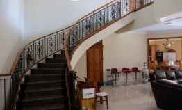 Rumah Mewah Komplek Singgasana Pradana Bandung