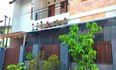 Rumah Strategis dekat Sekolah Pusat Belanja, Siap Huni