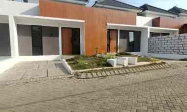 Rumah Strategis Poros Jalan Raya Provinsi Pakis Malang