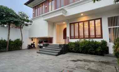rumah super mewah di kemang dalam jakarta selatan