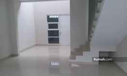 Rumah Baru Minimalis di Taman Holis Indah dekat Tol Kopo Sumber Sari