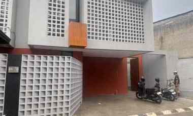 Rumah New Manis dan Artistik di Pondok Kelapa, Duren Sawit